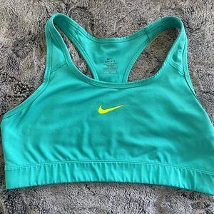 Women’s Nike Pro Sports Bra